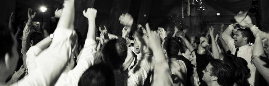 Wedding Guests in NYC Dancing to the Music